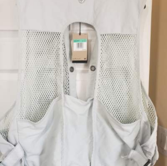 Nike ACG Buttles Vest Light Silver Hiking Adult Unisex XL-Tall DN3919-034 - Picture 3 of 5